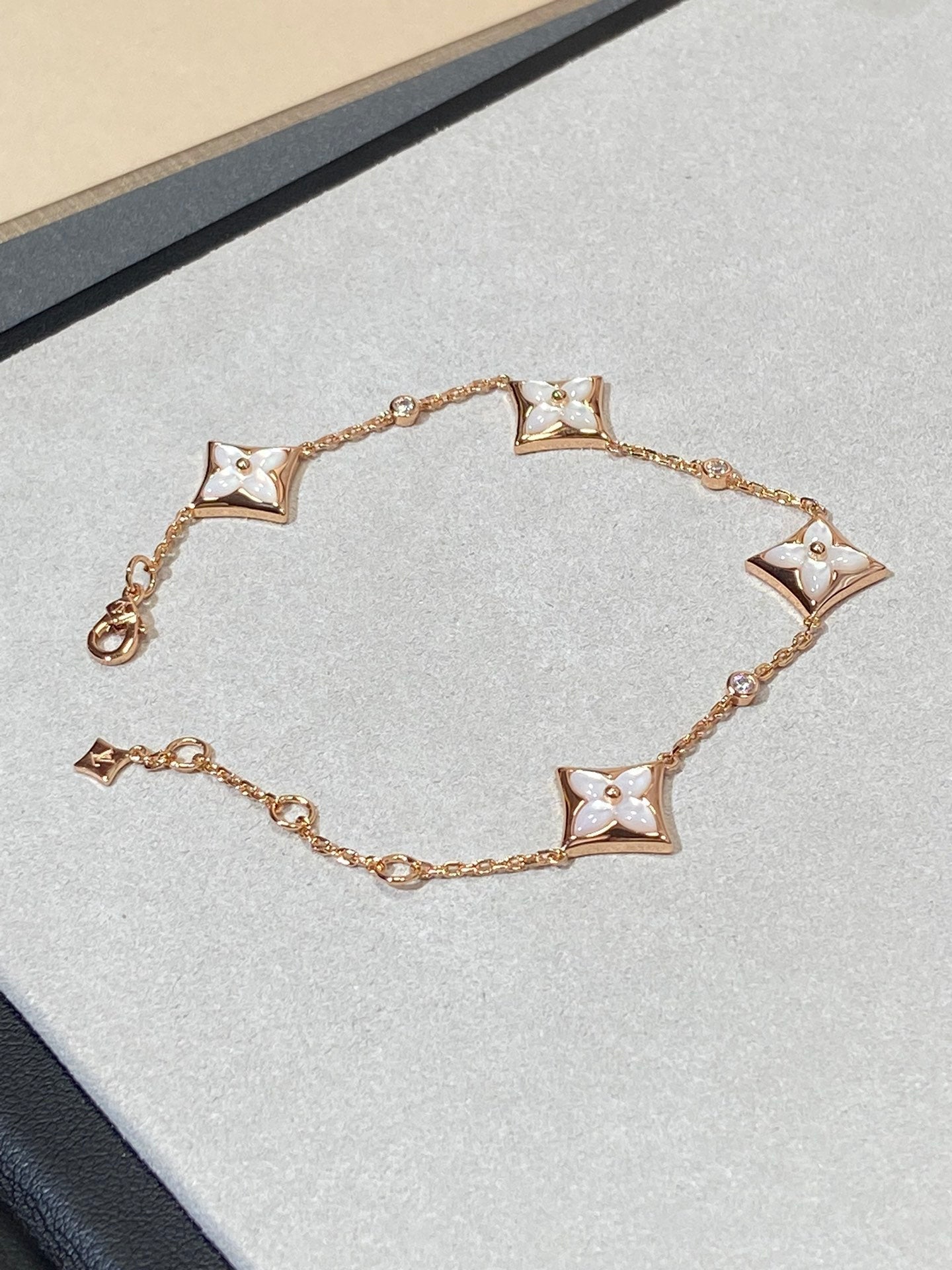 [Shinejoy]STAR 4 MOTIF MOP DIAMOND PINK GOLD BRACELET