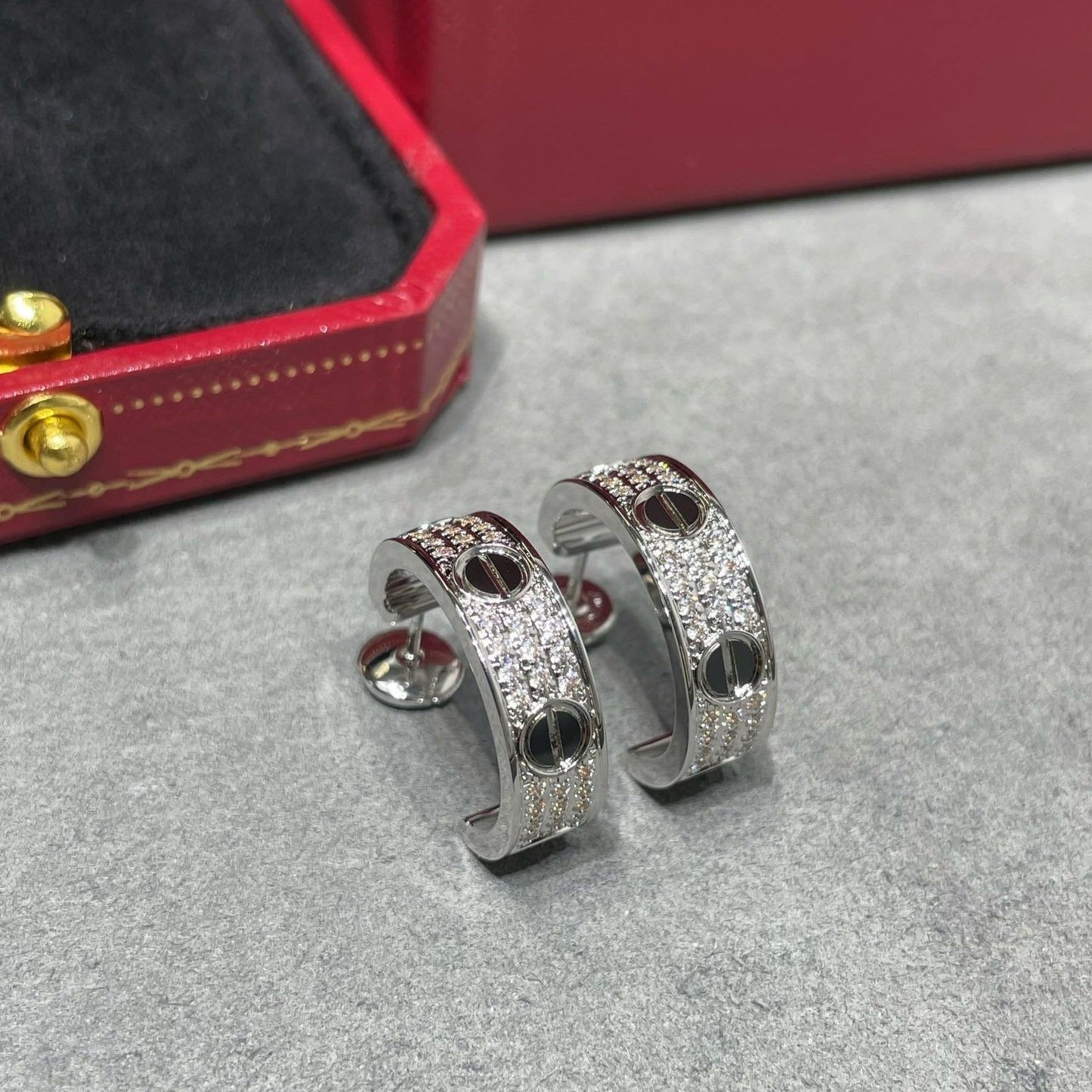[Shinejoy]LOVE CERAMIC DIAMOND PAVED SILVER EARRINGS