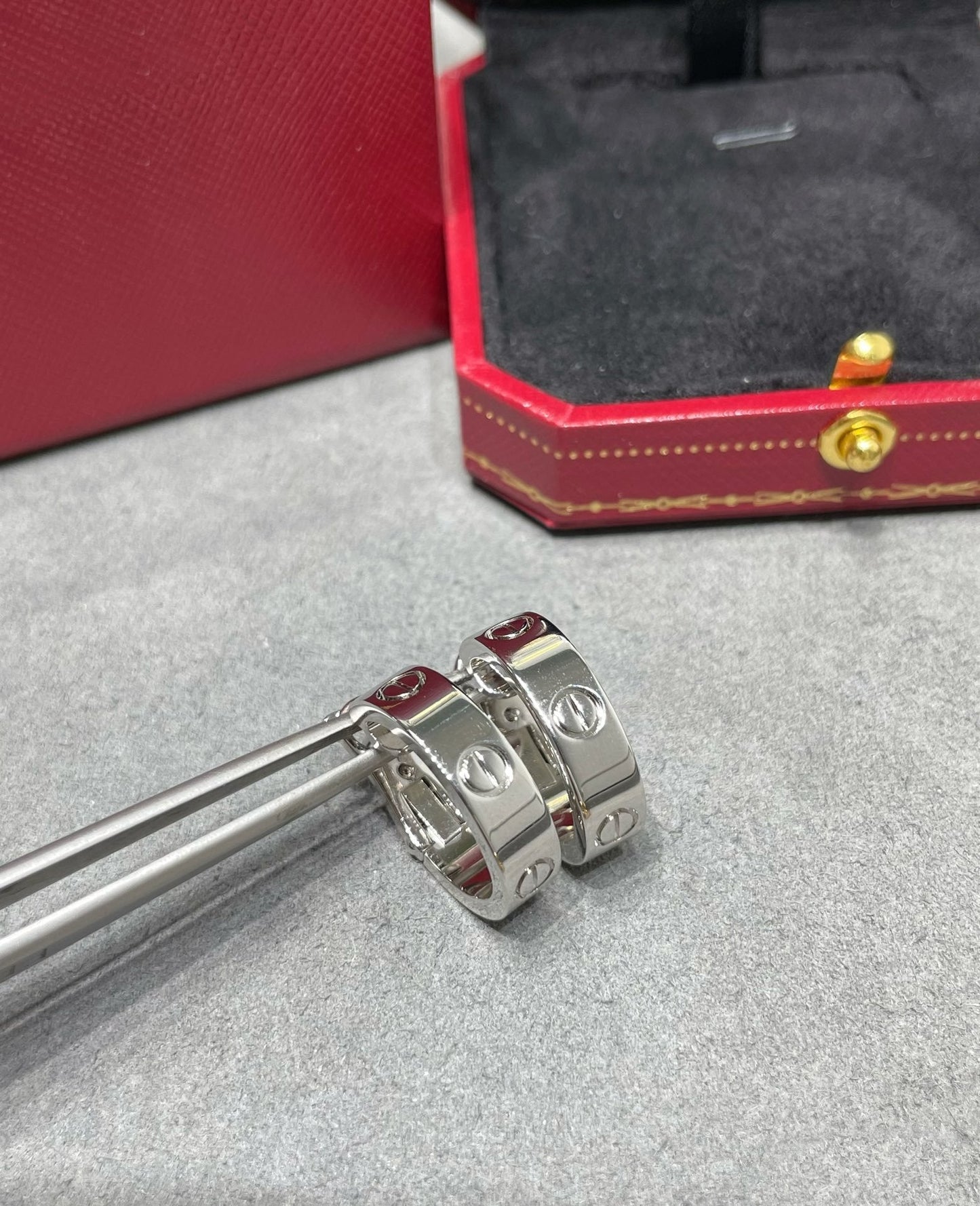 [Shinejoy]LOVE 5.5MM EARRINGS