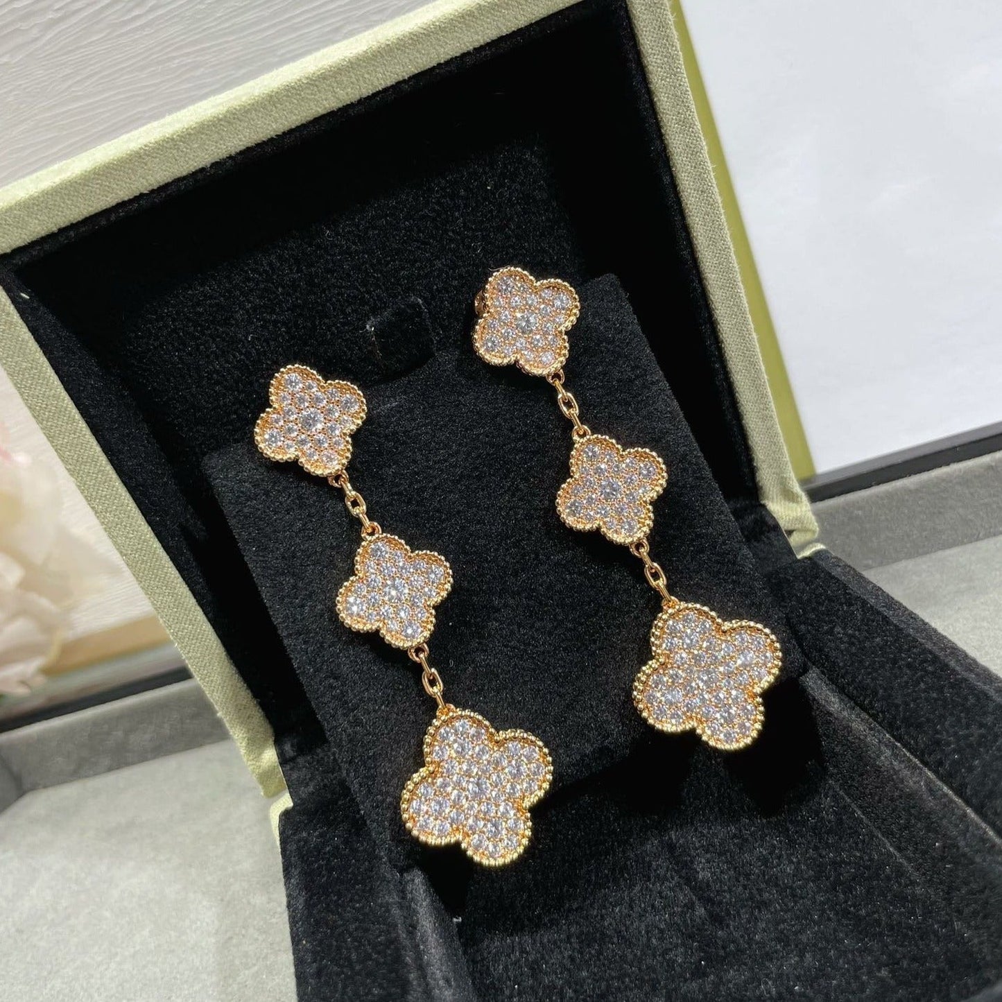 [Shinejoy]CLOVER 3 MOTIFS DIAMOND PAVED Shinejoy GOLD EARRINGS