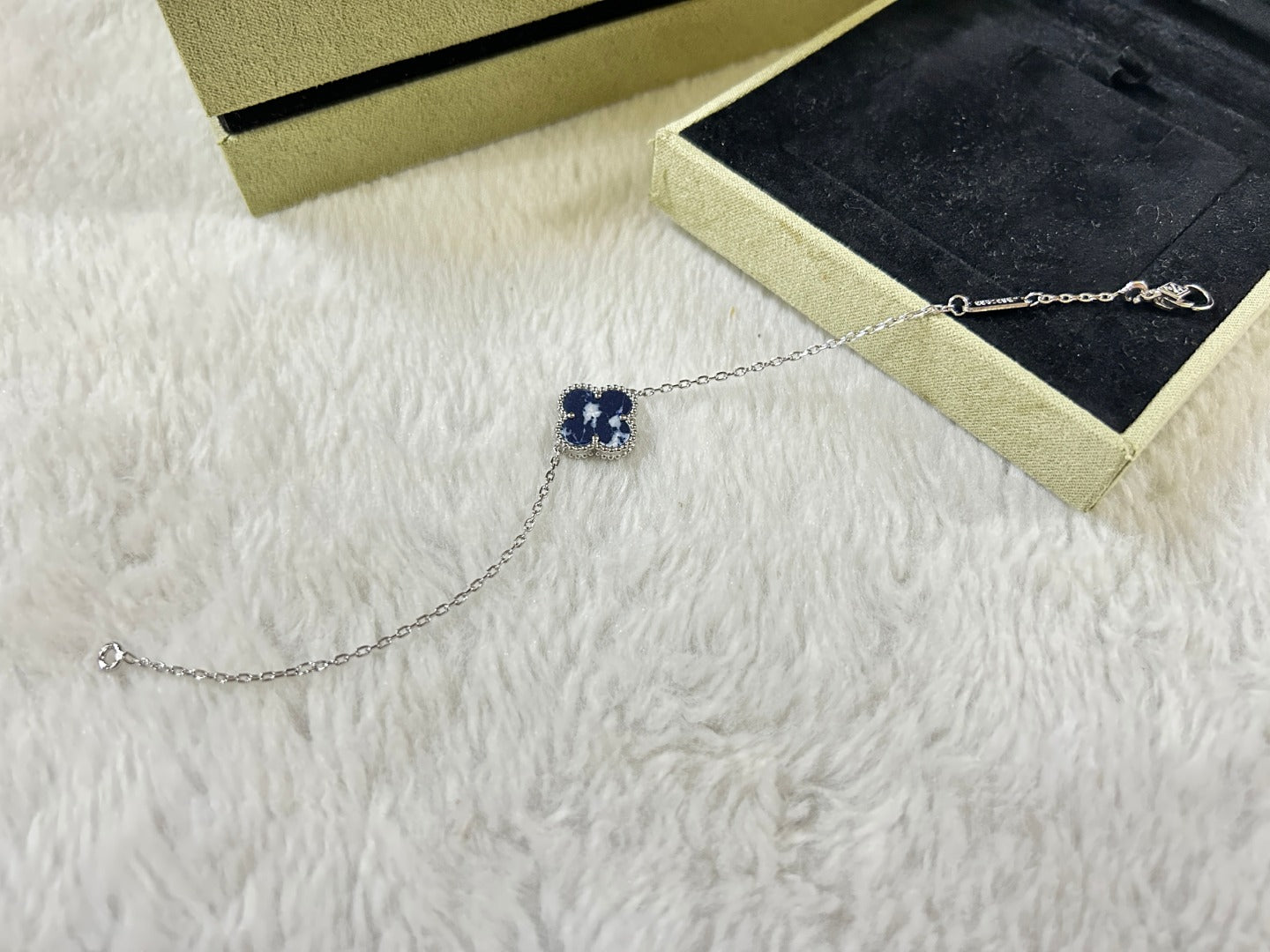 [Shinejoy]CLOVER 1 MOTIF PIETERSITE BRACELET
