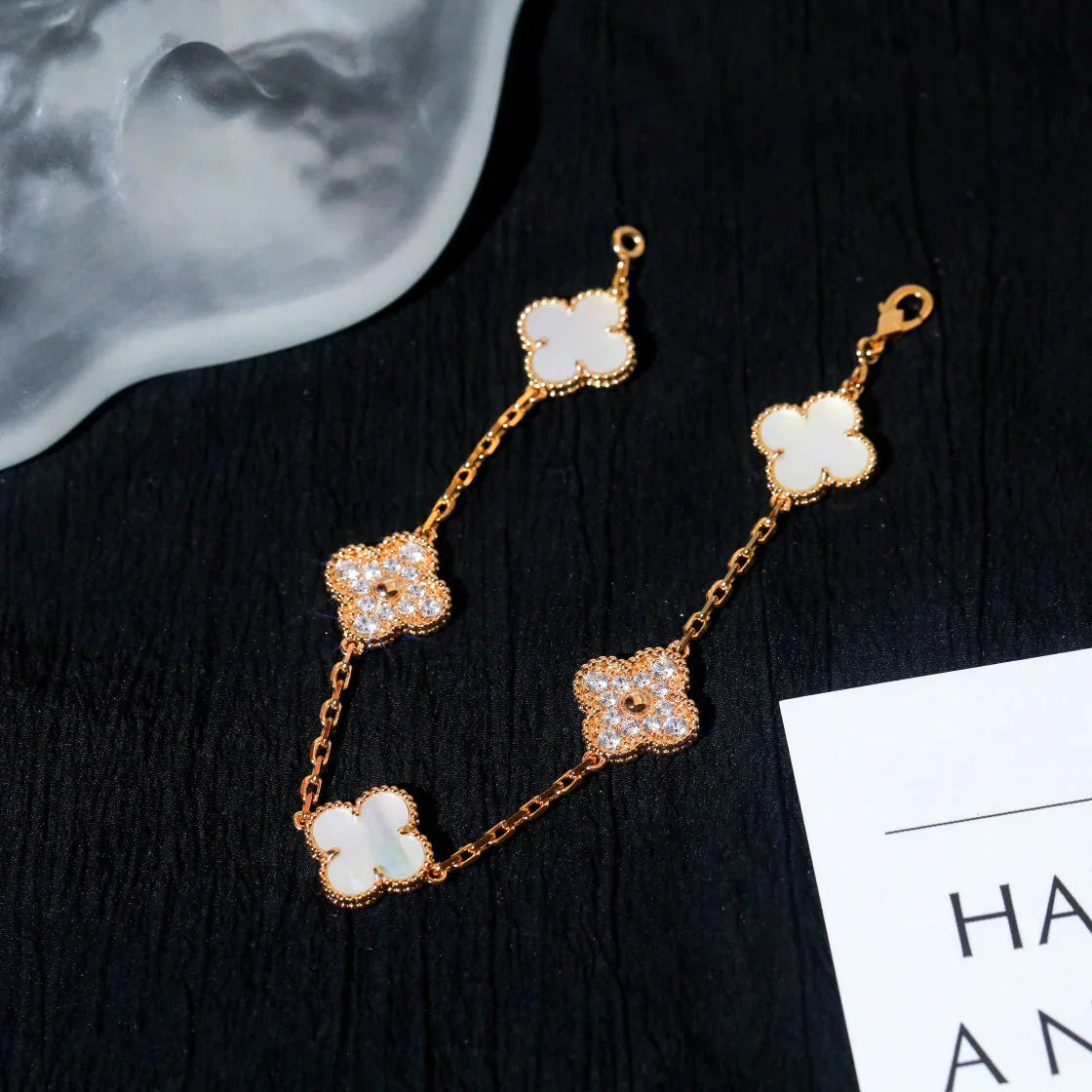 [Shinejoy]CLOVER WHITE PEARL MOP 5 MOTIF BRACELET COLLECTION