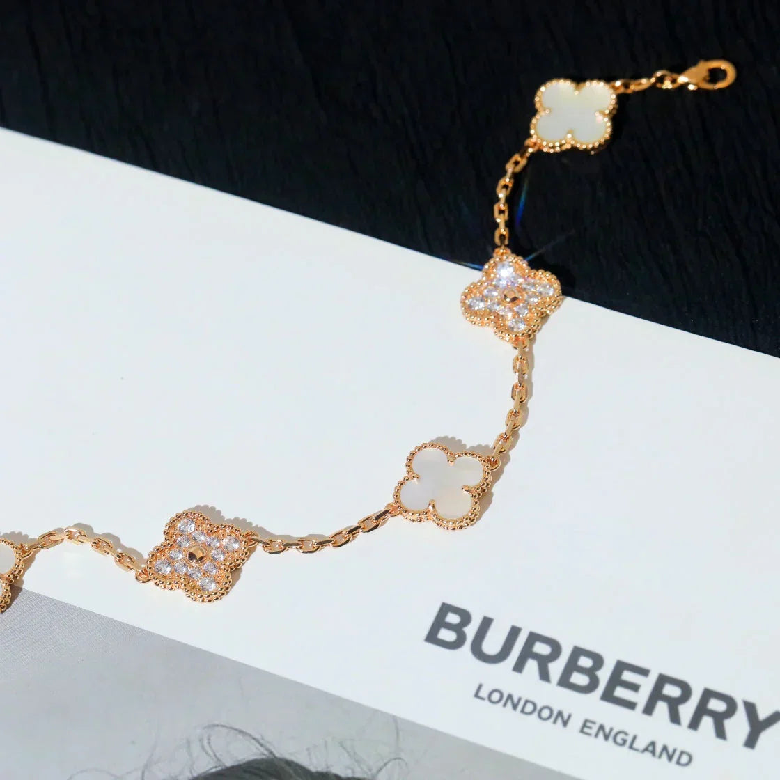 [Shinejoy]CLOVER WHITE PEARL MOP 5 MOTIF BRACELET COLLECTION