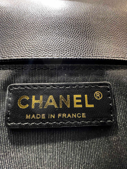 BOY BAG MEDIUM 25 CAVIAR NOIR MÉTAL DORÉ