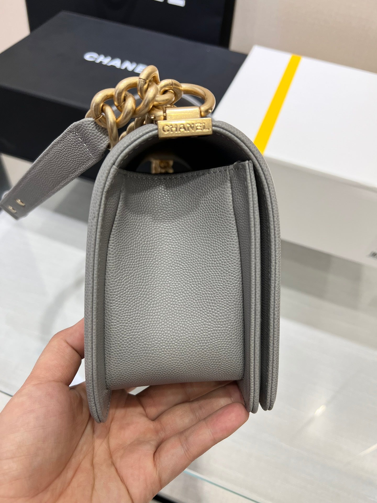 BOY BAG MEDIUM 25 GRIS CAVIAR MÉTAL DORÉ