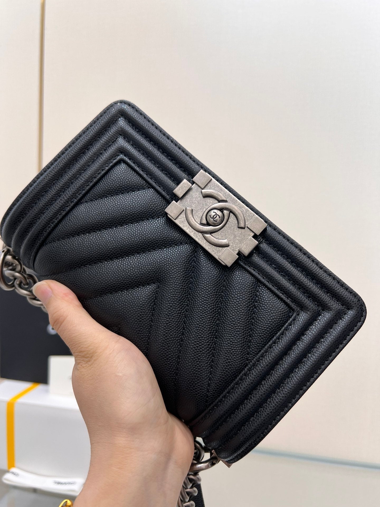 SAC BOY PETIT MODÈLE 20 NOIR CHEVRON CAVIAR MÉTAL RUTHÉNIUM