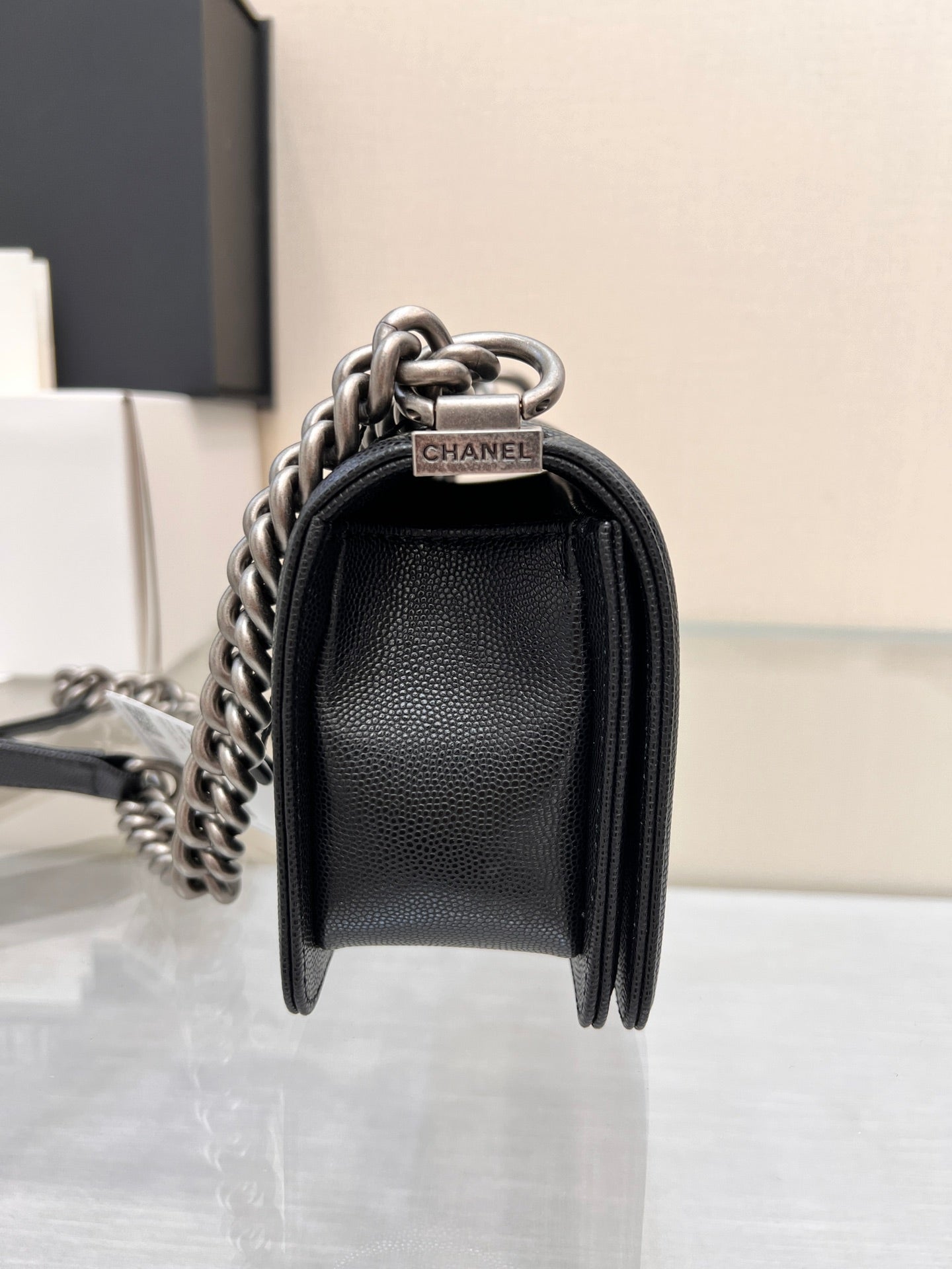 SAC BOY PETIT MODÈLE 20 NOIR CHEVRON CAVIAR MÉTAL RUTHÉNIUM