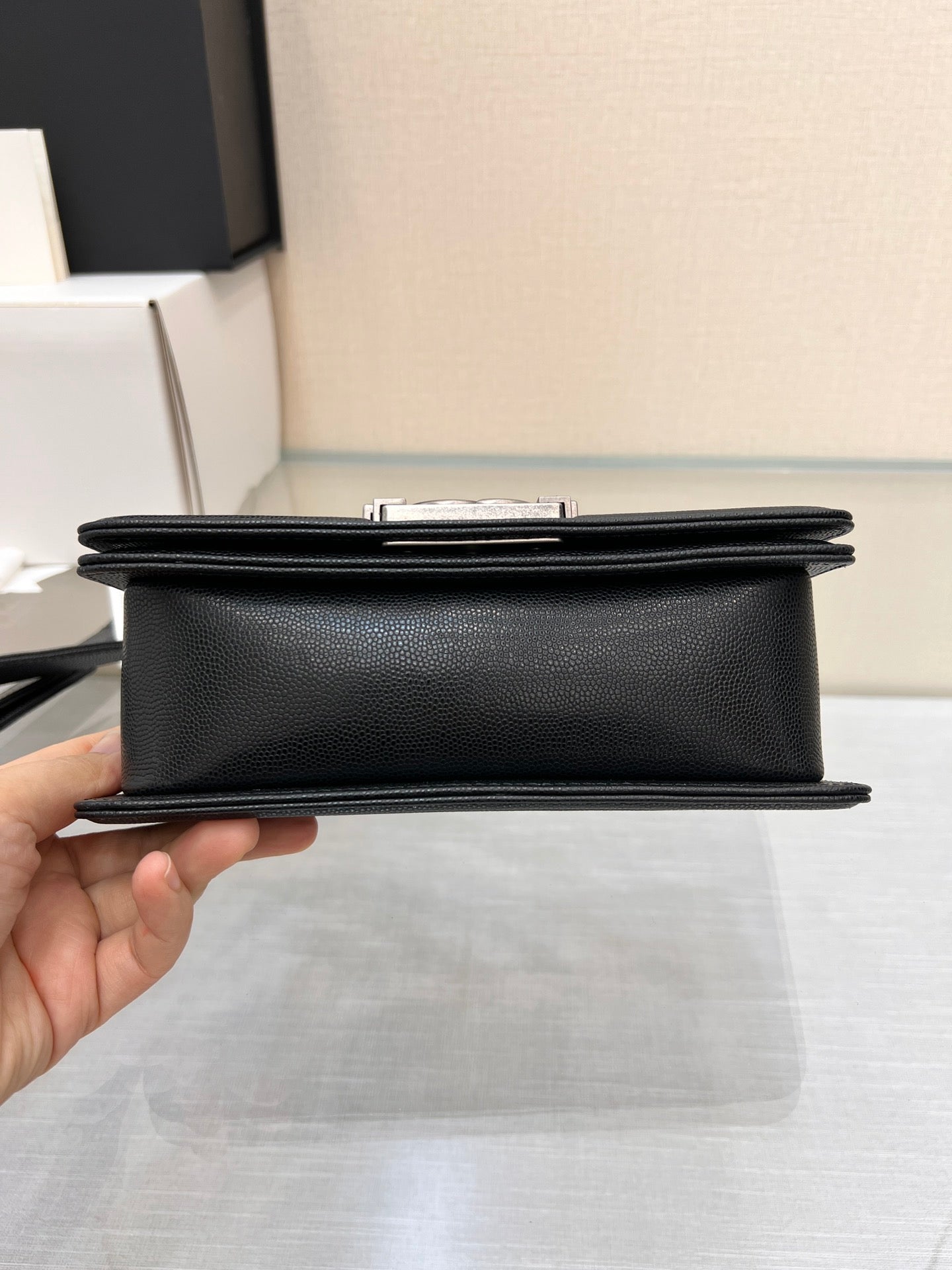 SAC BOY PETIT MODÈLE 20 NOIR CHEVRON CAVIAR MÉTAL RUTHÉNIUM