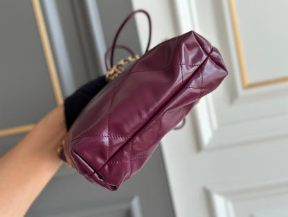 SAC HOBO CC 22 AGNEAU DE BOURGOGNE MÉTAL DORÉ 20CM