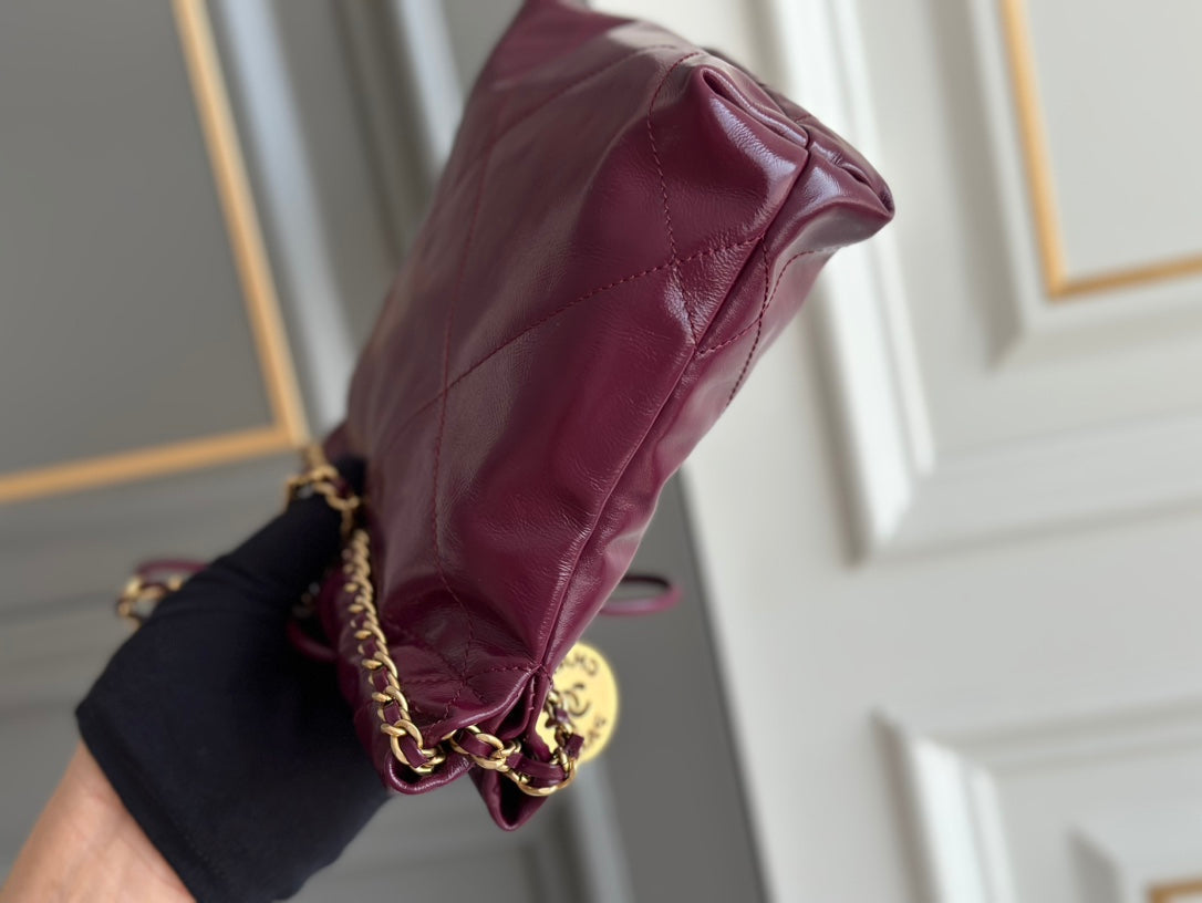 SAC HOBO CC 22 AGNEAU DE BOURGOGNE MÉTAL DORÉ 20CM