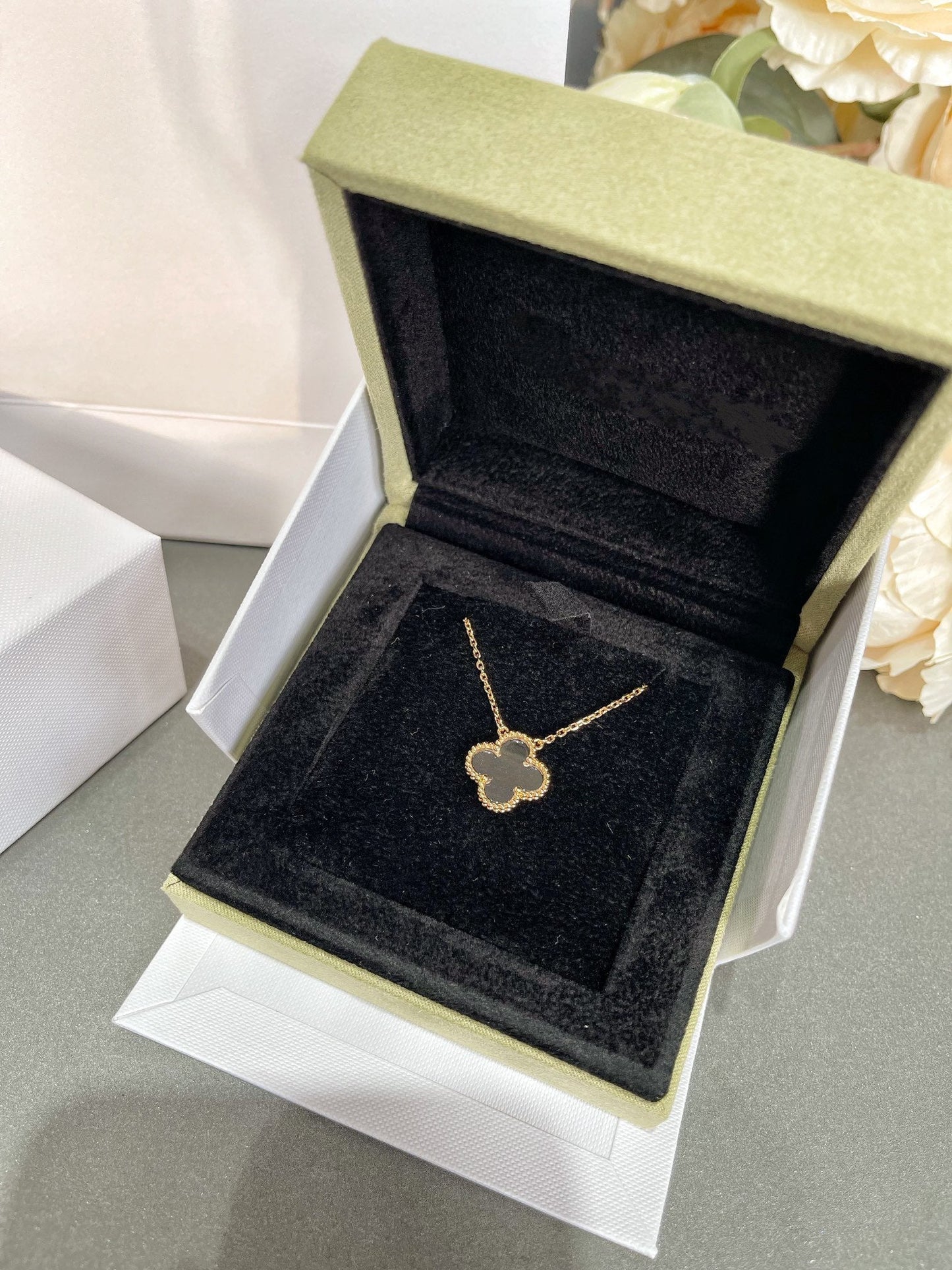 [Shinejoy]CLOVER ROCK CRYSTAL Shinejoy GOLD NECKLACE