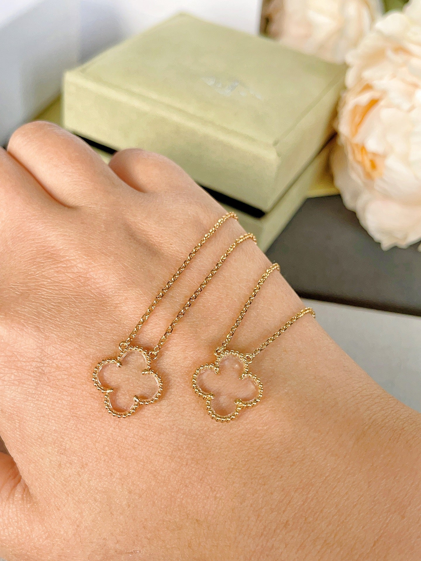 [Shinejoy]CLOVER ROCK CRYSTAL Shinejoy GOLD NECKLACE
