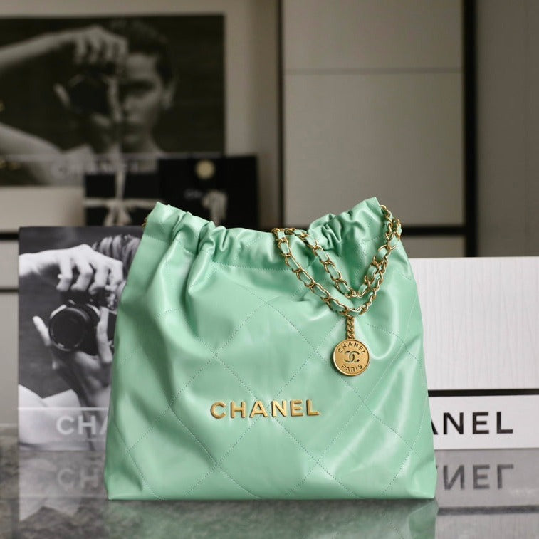 CC 22 SAC HOBO ANTIBA VERT CLAIR 39CM