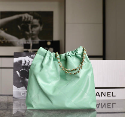 CC 22 SAC HOBO ANTIBA VERT CLAIR 39CM