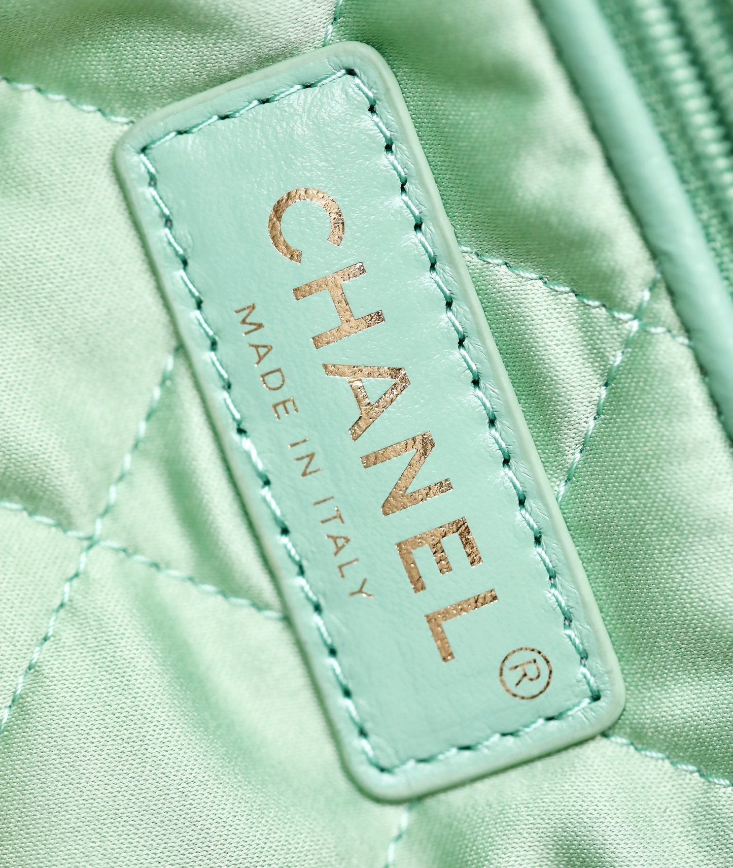 CC 22 SAC HOBO ANTIBA VERT CLAIR 39CM