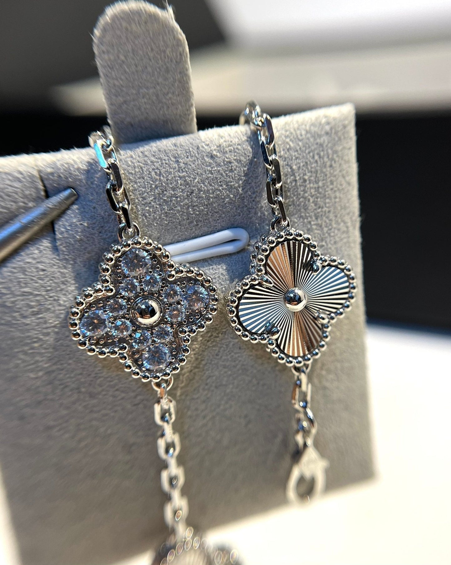 [Shinejoy] CLOVER 5 MOTIF LASER BRACELET COLLECTION
