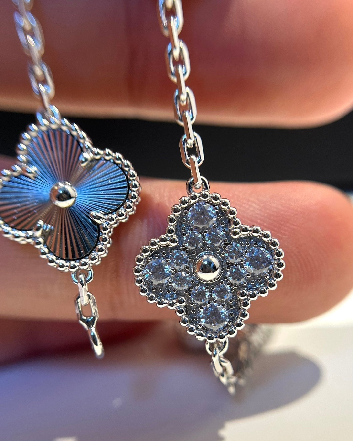 [Shinejoy] CLOVER 5 MOTIF LASER BRACELET COLLECTION