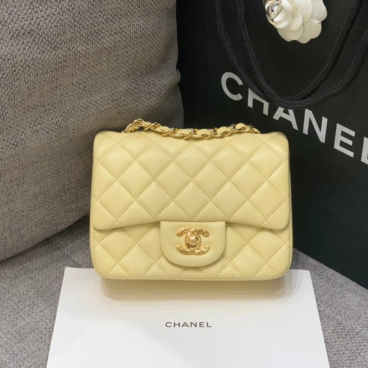 MINI SAC À RABAT CARRÉ 17CM CUIR D'AGNEAU JAUNE MÉTAL DORÉ