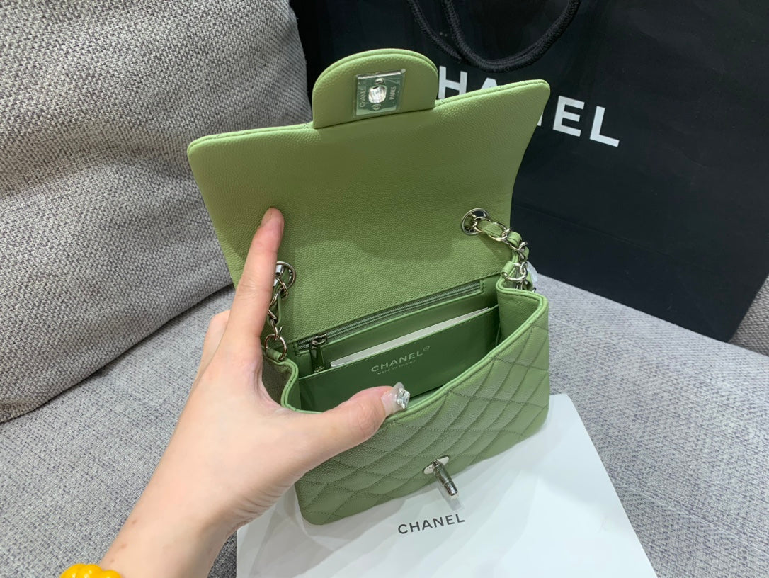 MINI SAC À RABAT CARRÉ 17CM CAVIAR VERT MÉTAL ARGENTÉ