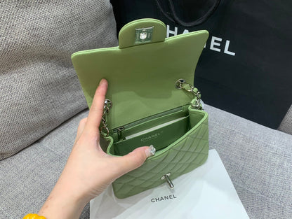 MINI SAC À RABAT CARRÉ 17CM CAVIAR VERT MÉTAL ARGENTÉ