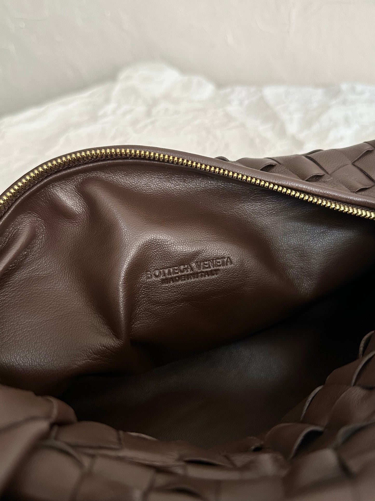 BV TEEN JODIE 36CM DAIM CHOCOLAT