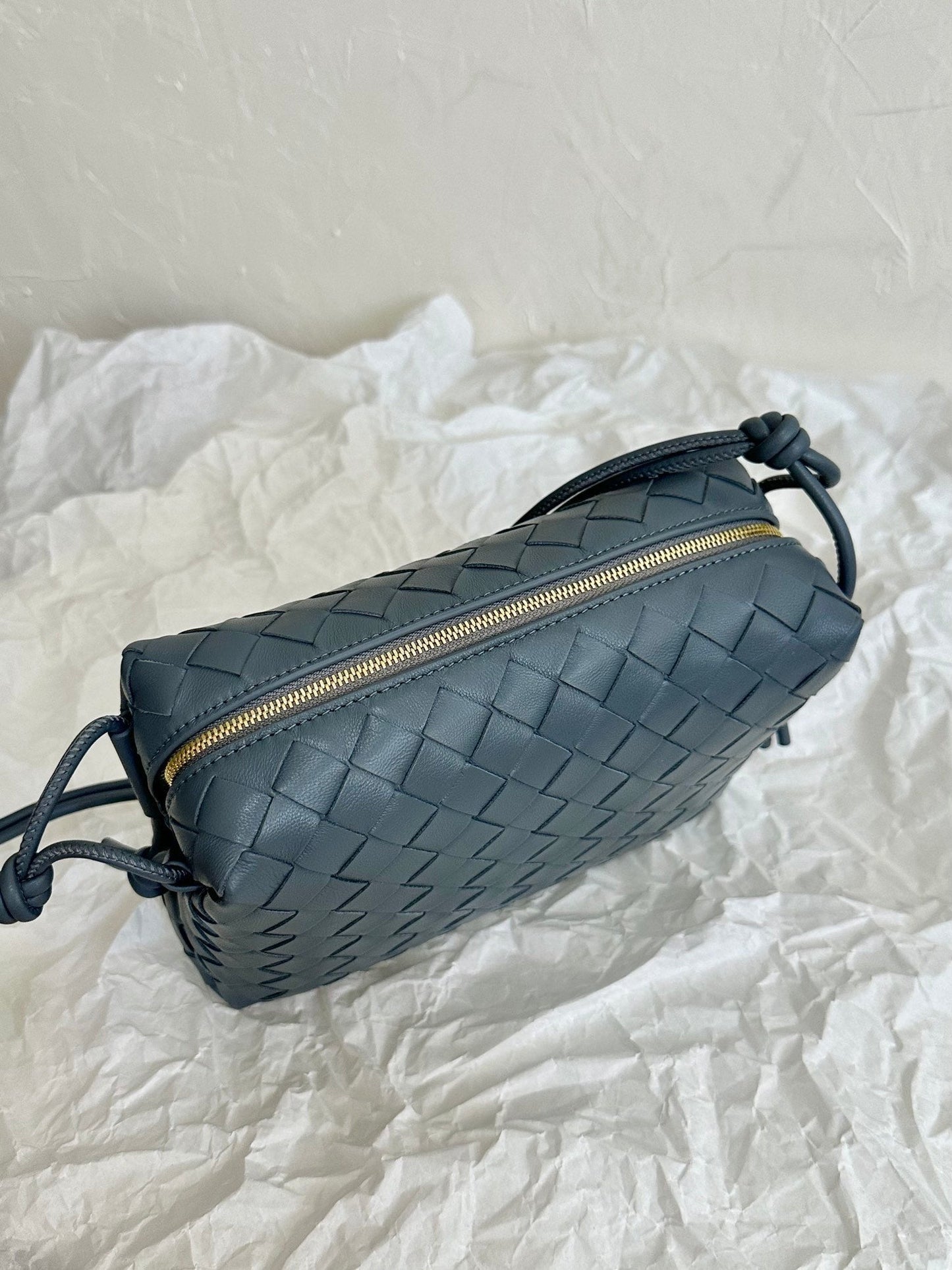 BV LOOP PETIT 23CM CUIR DE VEAU GRIS