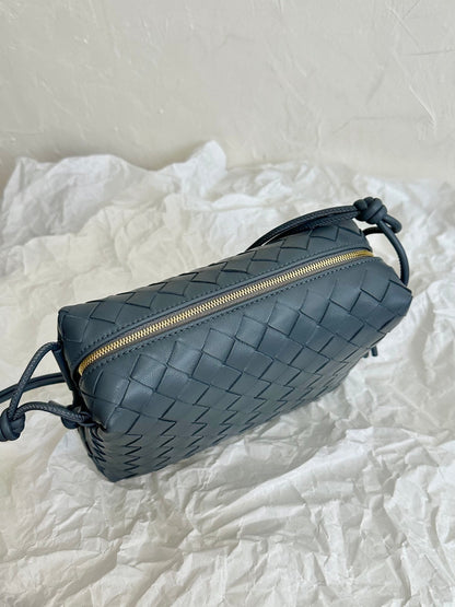 BV LOOP PETIT 23CM CUIR DE VEAU GRIS
