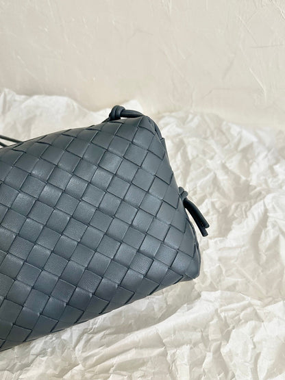 BV LOOP PETIT 23CM CUIR DE VEAU GRIS