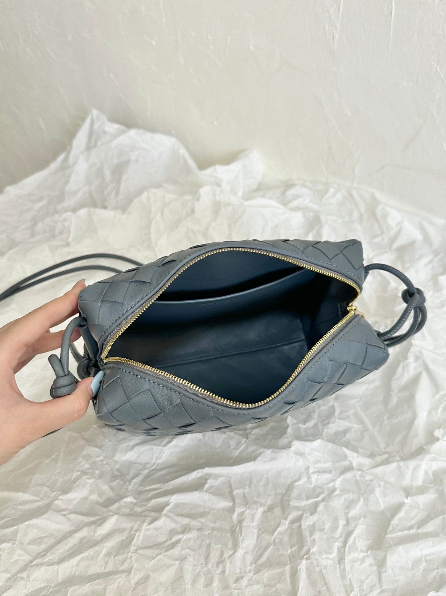 BV LOOP PETIT 23CM CUIR DE VEAU GRIS
