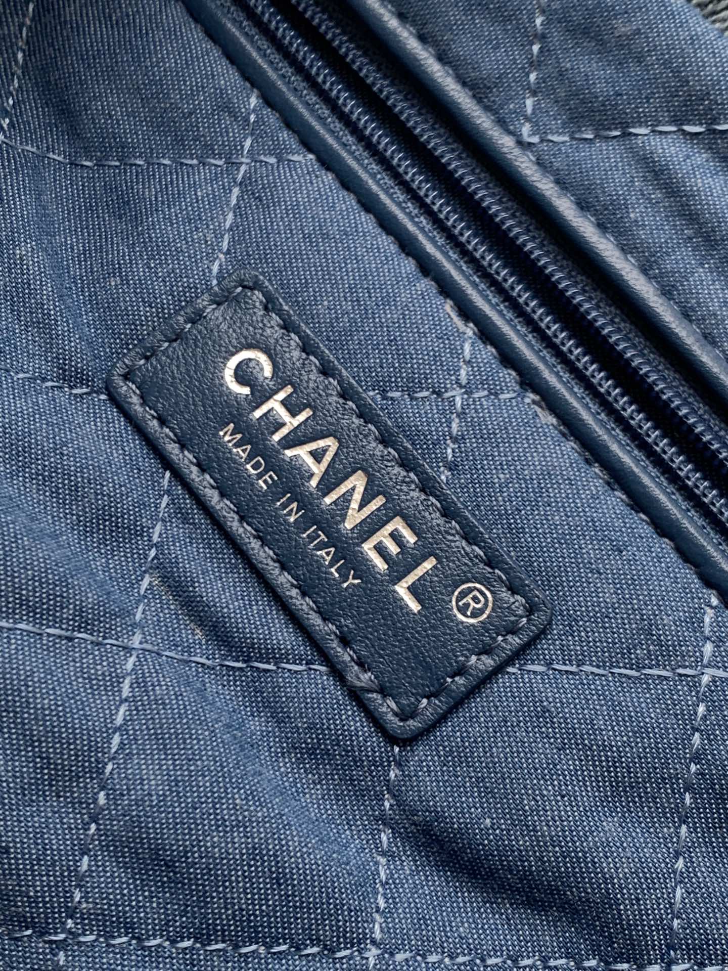 CC HOBO 39CM JEAN MÉTAL ARGENTÉ