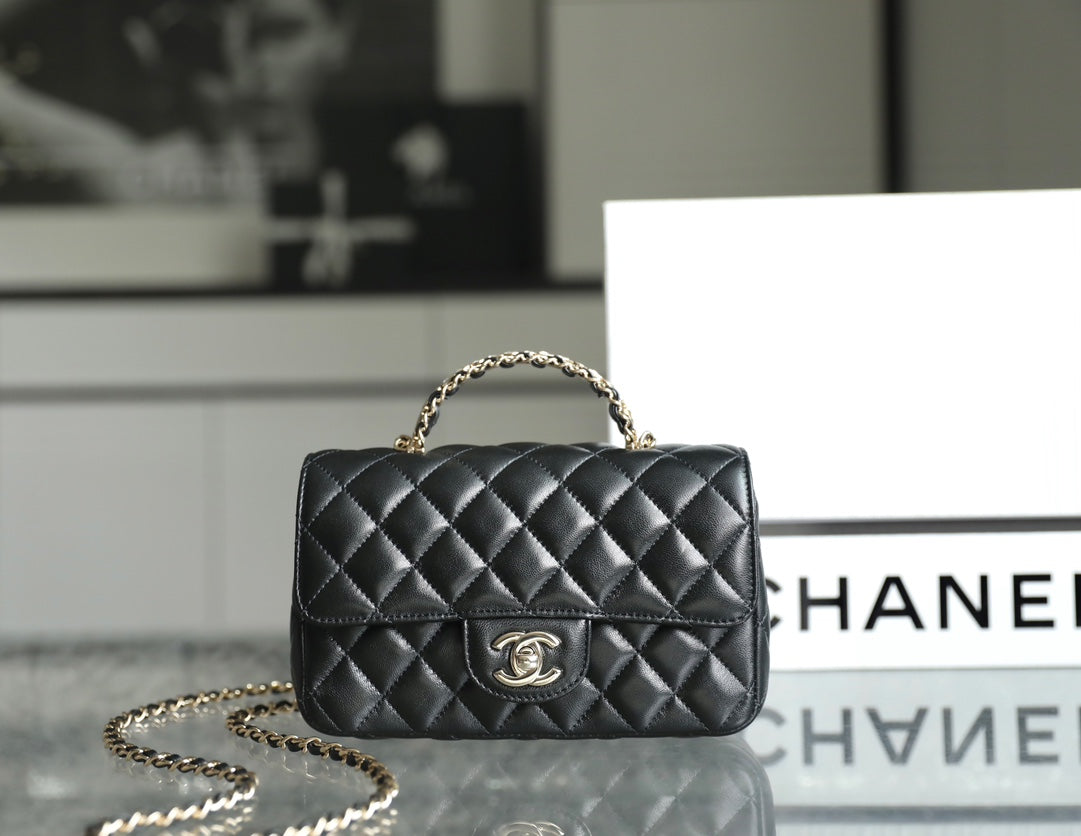 SAC MINI RECTANGLE À RABAT AVEC ANSE CUIR D'AGNEAU NOIR MÉTAL ARGENTÉ 20CM