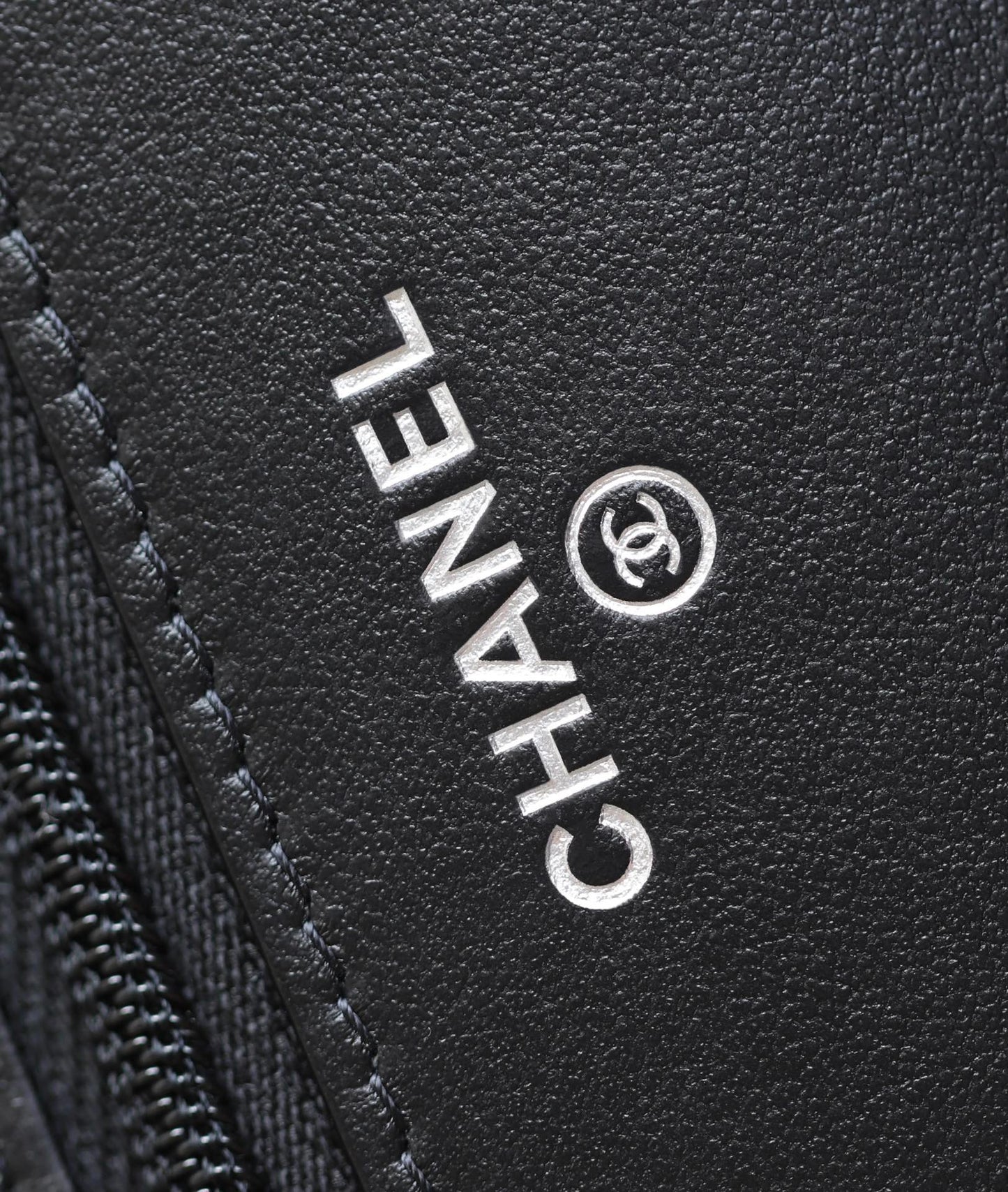 CC WOC 19 AGNEAU NOIR MÉTAL ARGENTÉ