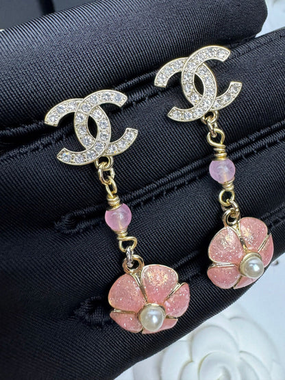 [Shinejoy]26C Pink Camellia Enamel Pendant with Double C Earrings