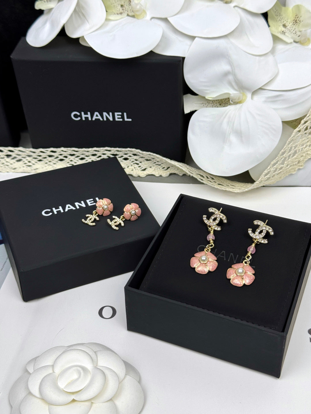 [Shinejoy]26C Pink Camellia Enamel Pendant with Double C Earrings