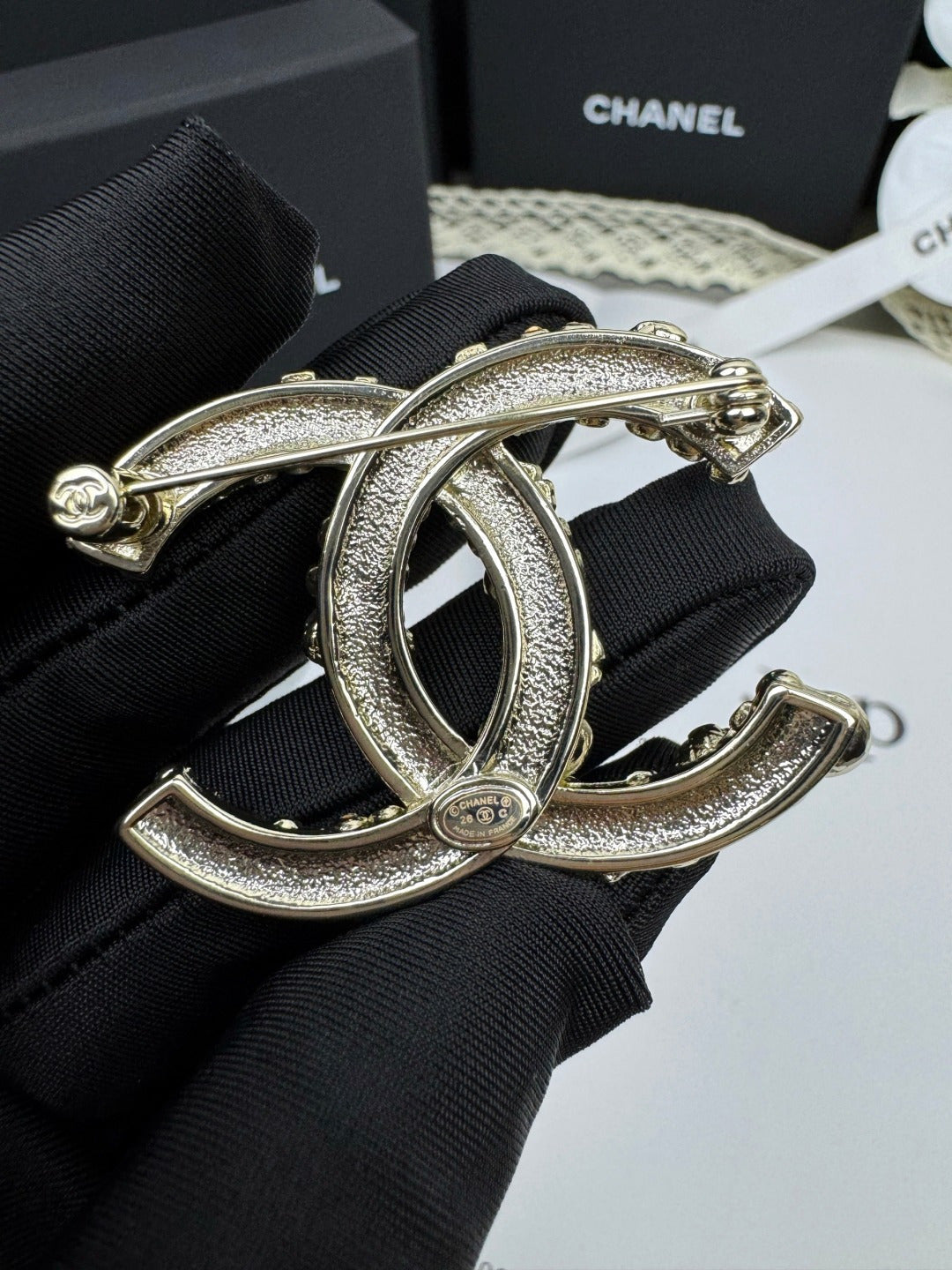 [Shinejoy]26C Pink-White Enamel Ice Cream Cone Double C Brooch