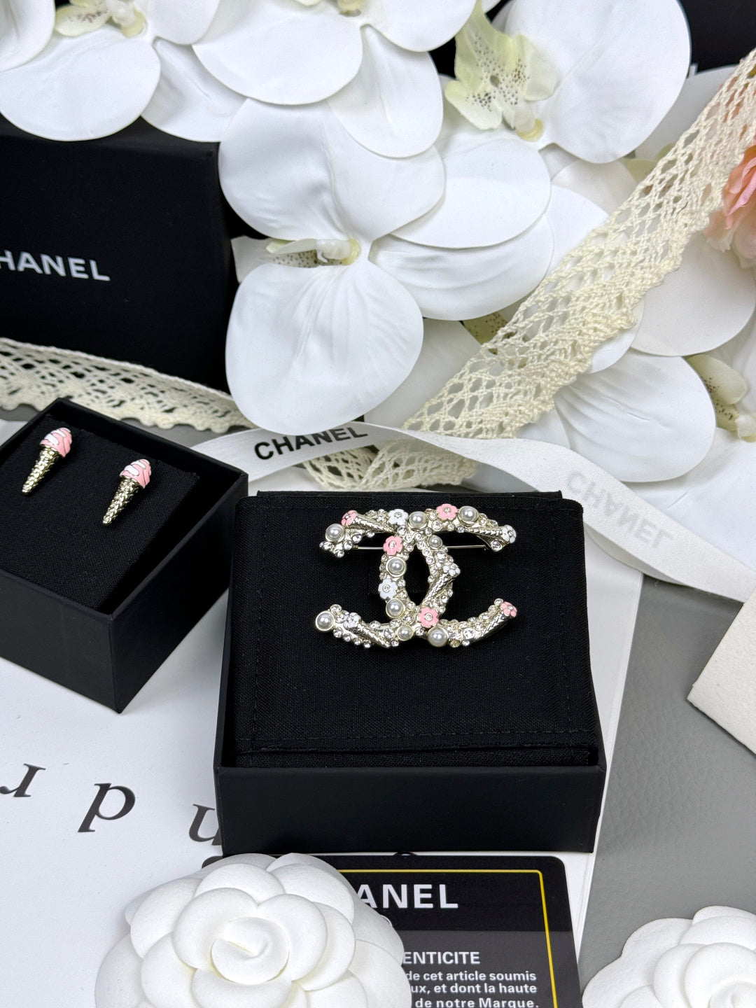 [Shinejoy]26C Pink-White Enamel Ice Cream Cone Double C Brooch
