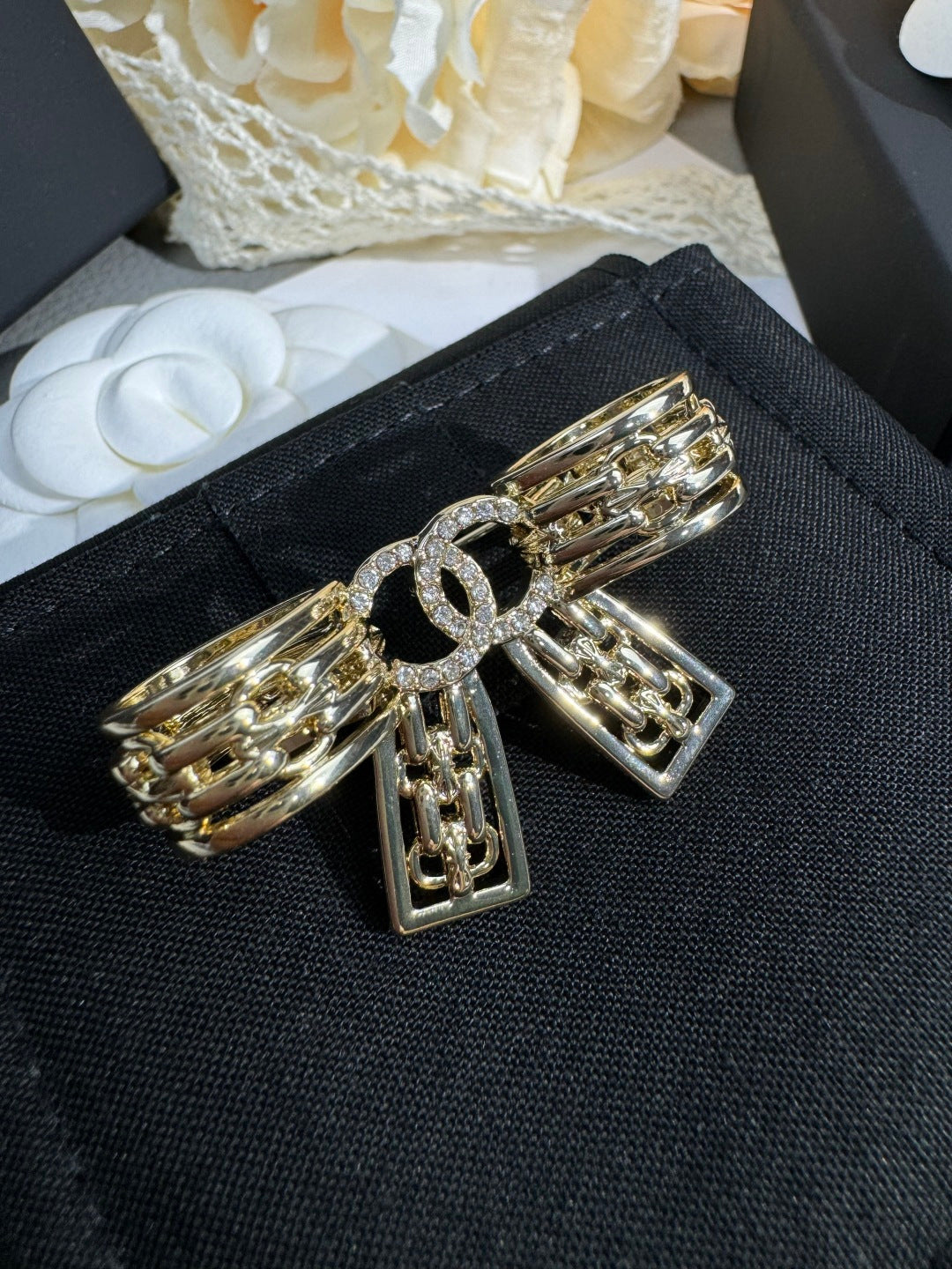 [Shinejoy]25K Hollow Bow Brooch
