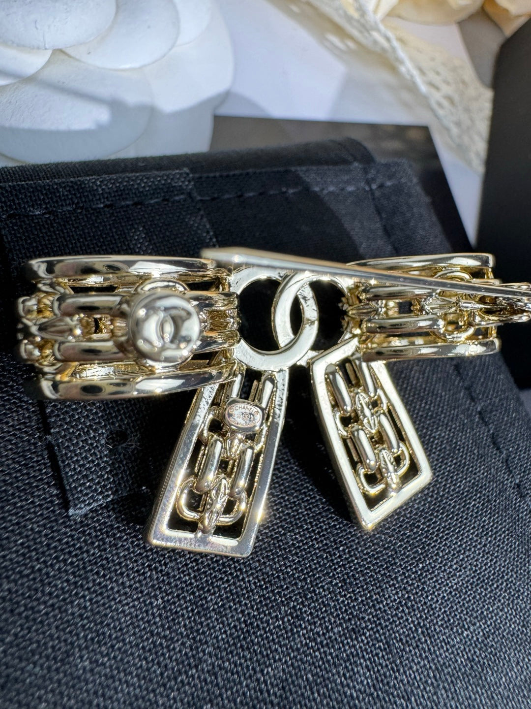 [Shinejoy]25K Hollow Bow Brooch
