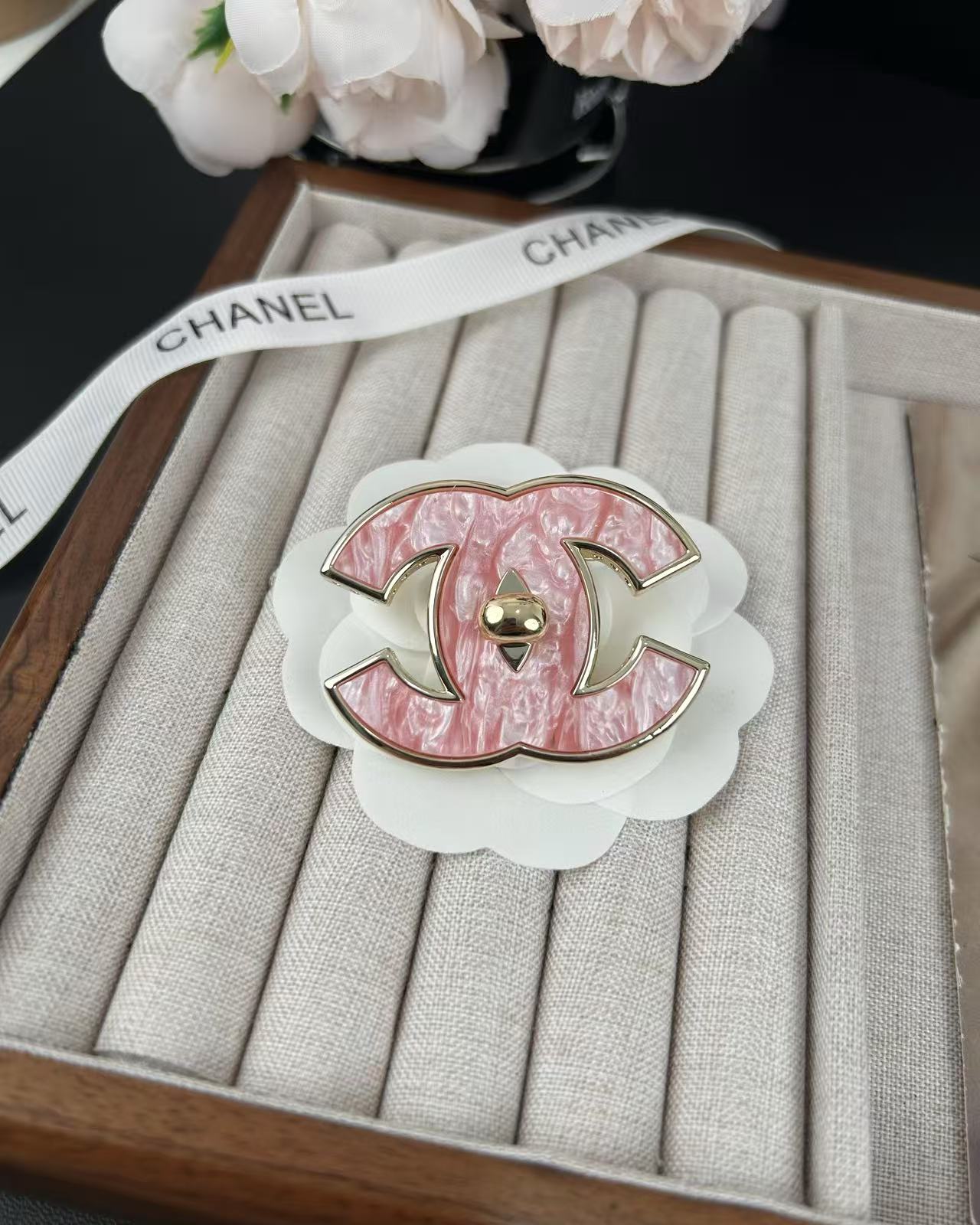 [Shinejoy]Pink Resin Classic Brooch 5cm