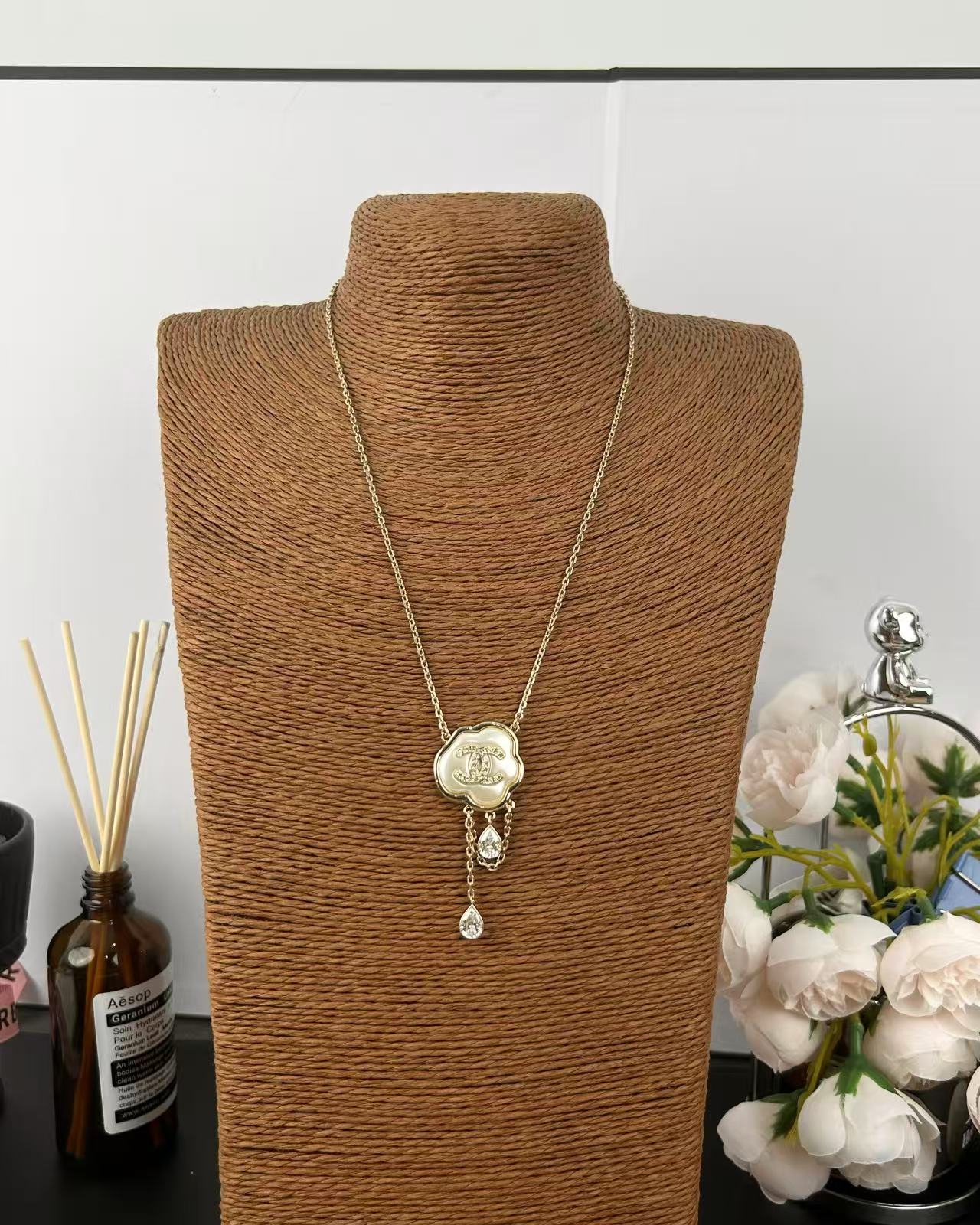 [Shinejoy]Cloud Pearl Mother-of-Pearl Diamond Chain Pendant Necklace