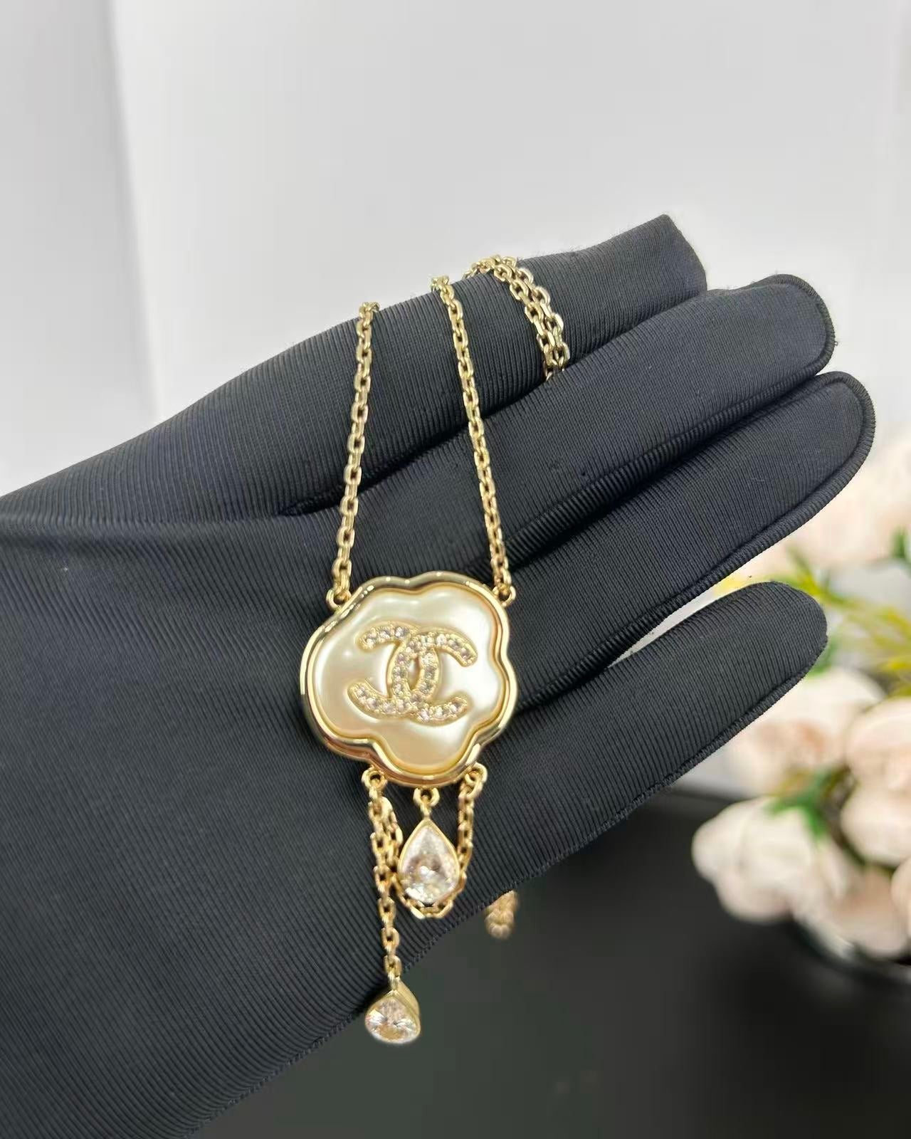 [Shinejoy]Cloud Pearl Mother-of-Pearl Diamond Chain Pendant Necklace