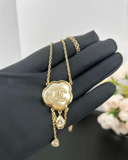 [Shinejoy]Cloud Pearl Mother-of-Pearl Diamond Chain Pendant Necklace