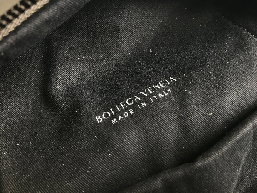 SAC À DOS SMALL INTRECCIATO 41 EN CUIR DE VEAU CHARCOAL BLACK