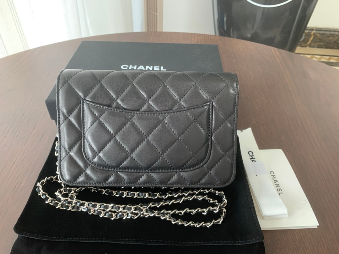 WOC 19CM CUIR D'AGNEAU NOIR MÉTAL ARGENTÉ