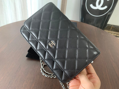WOC 19CM CUIR D'AGNEAU NOIR MÉTAL ARGENTÉ