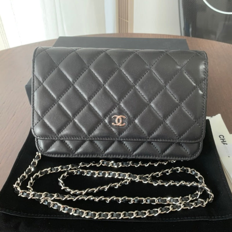 WOC 19CM CUIR D'AGNEAU NOIR MÉTAL ARGENTÉ