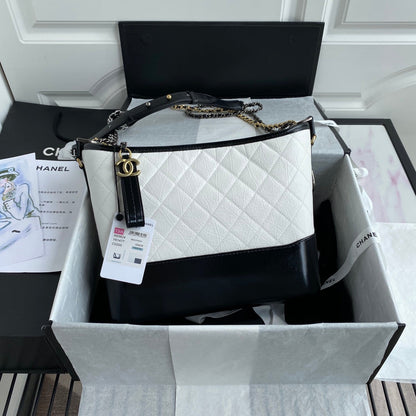 SAC HOBO CC GABRIELLE MEDIUM 28 EN PEAU DE VEAU NOIRE MÉLANGE BLANC