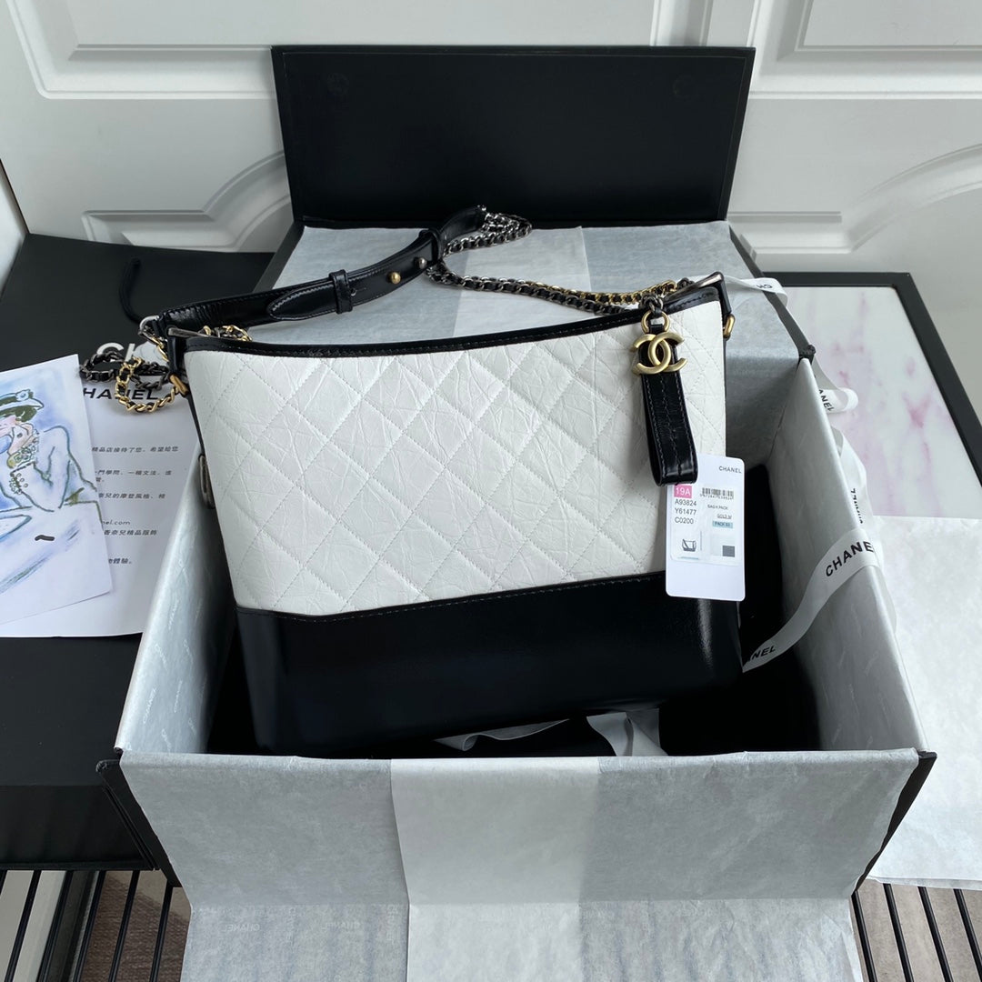 SAC HOBO CC GABRIELLE MEDIUM 28 EN PEAU DE VEAU NOIRE MÉLANGE BLANC