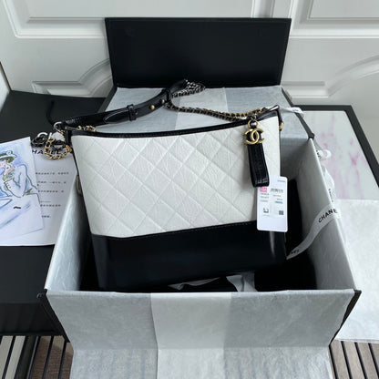 SAC HOBO CC GABRIELLE MEDIUM 28 EN PEAU DE VEAU NOIRE MÉLANGE BLANC