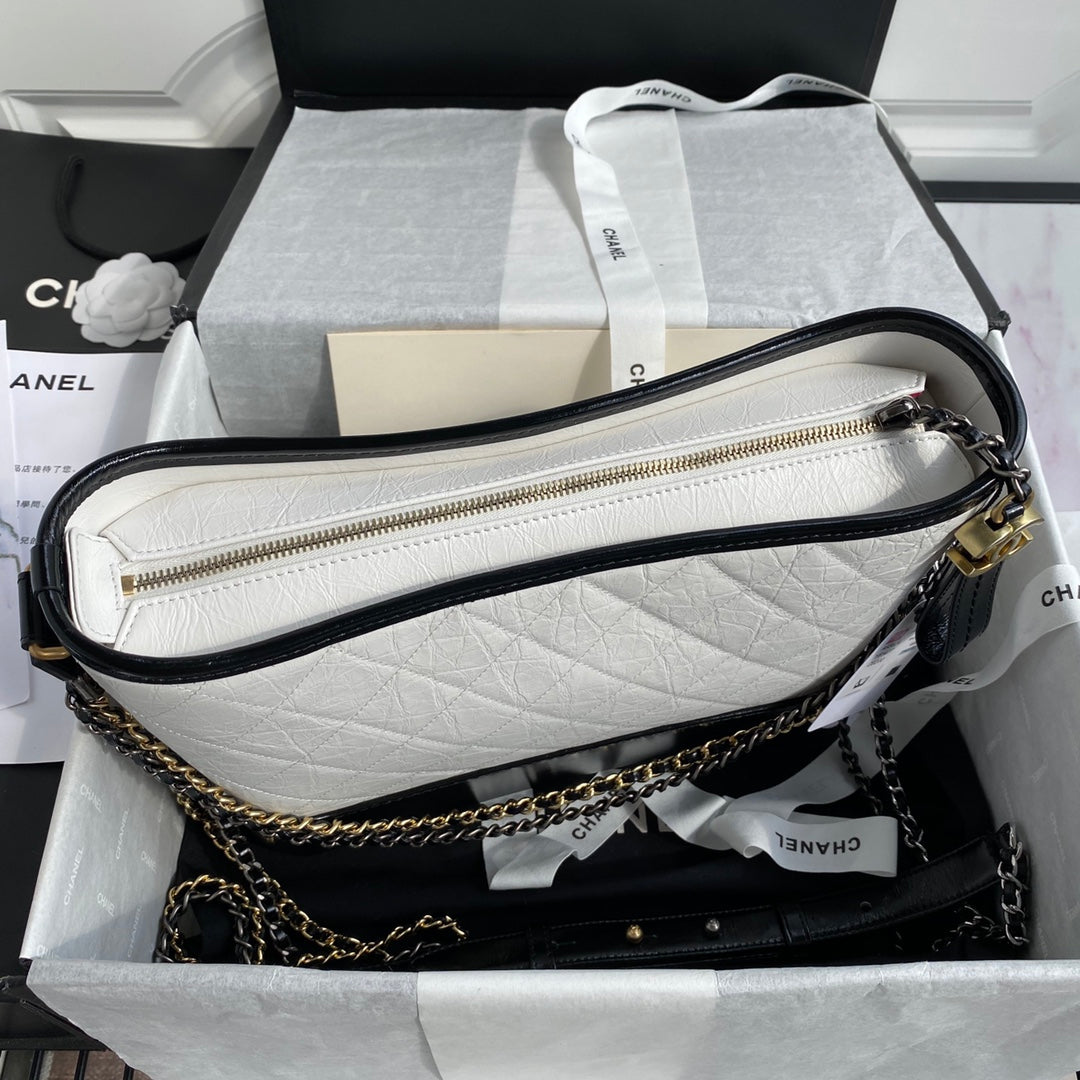 SAC HOBO CC GABRIELLE MEDIUM 28 EN PEAU DE VEAU NOIRE MÉLANGE BLANC